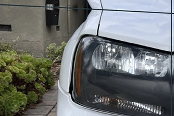 Chevrolet TrailBlazer headlight after ANHEM restoration